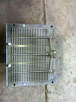 迪砂生產(chǎn)線(xiàn)型板模具